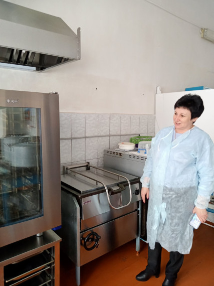 Мониторинг качества школьного питания совместно с представителями партии «Единая Россия» и с участием родительской общественности.