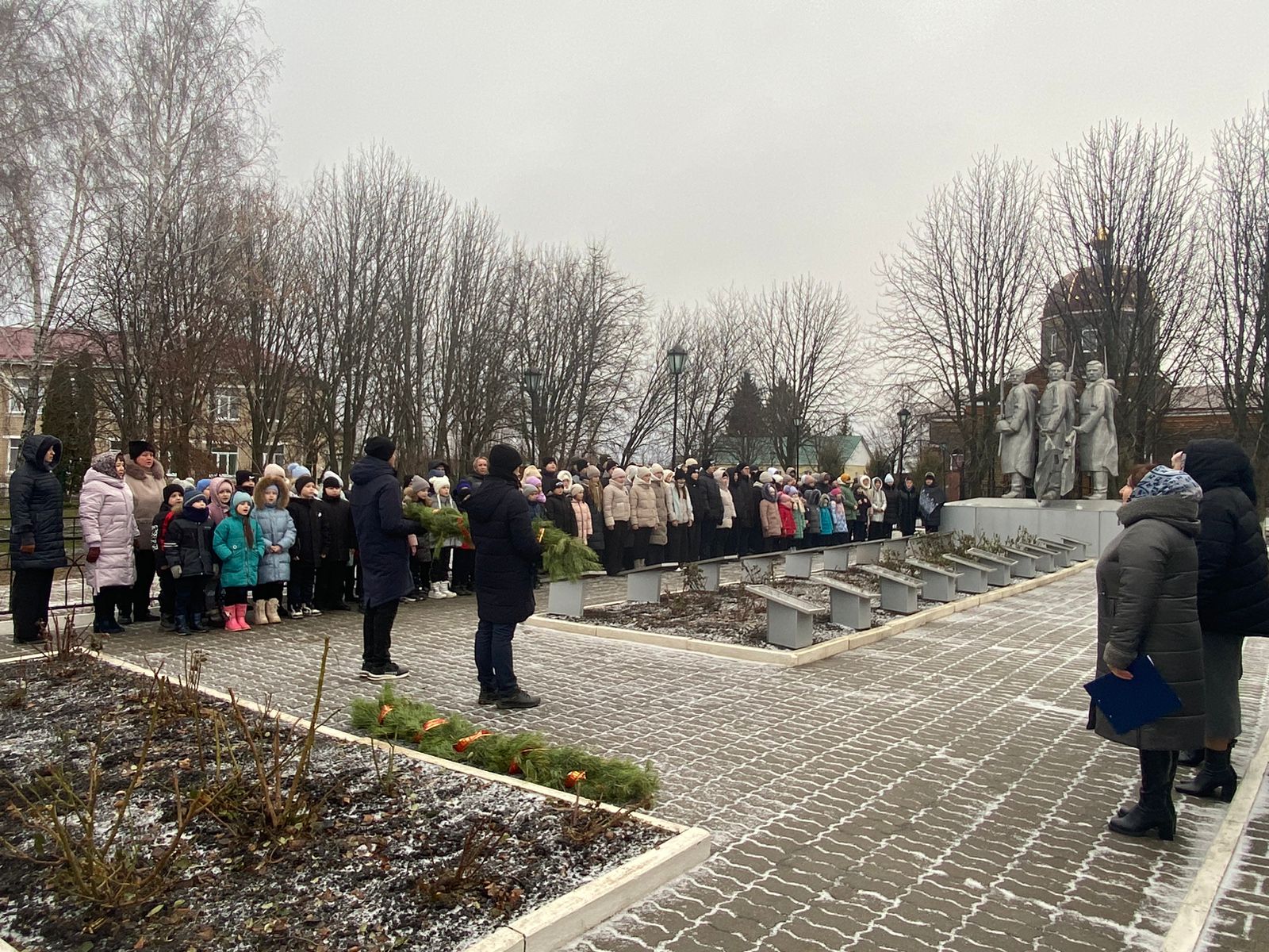 Торжественно - траурное мероприятие &amp;quot;Вечная слава героям&amp;quot;.