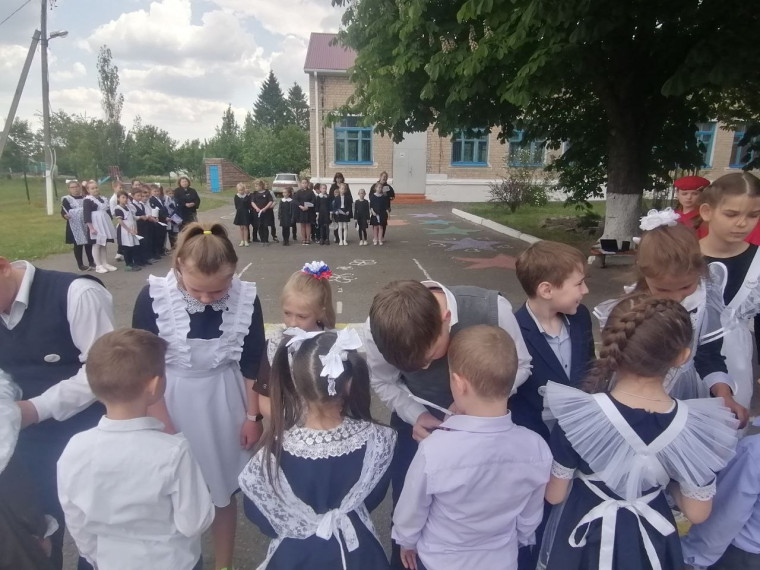 21 мая 2024 года 1 класс вступил в ряды Всероссийской общественной организации «Орлята России!».